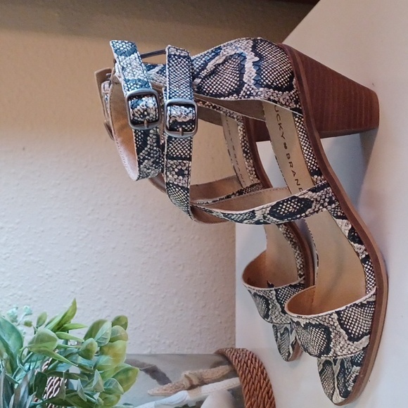 Lucky Brand Ressia Natural Snake Strappy Sandals ** SZ 6.5 - Picture 6 of 10